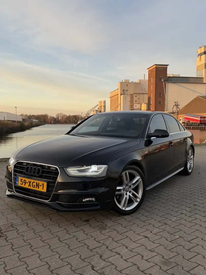 Audi A4 Limousine 1.8 TFSI Pro Line 3 x S-Line Zwart - 1