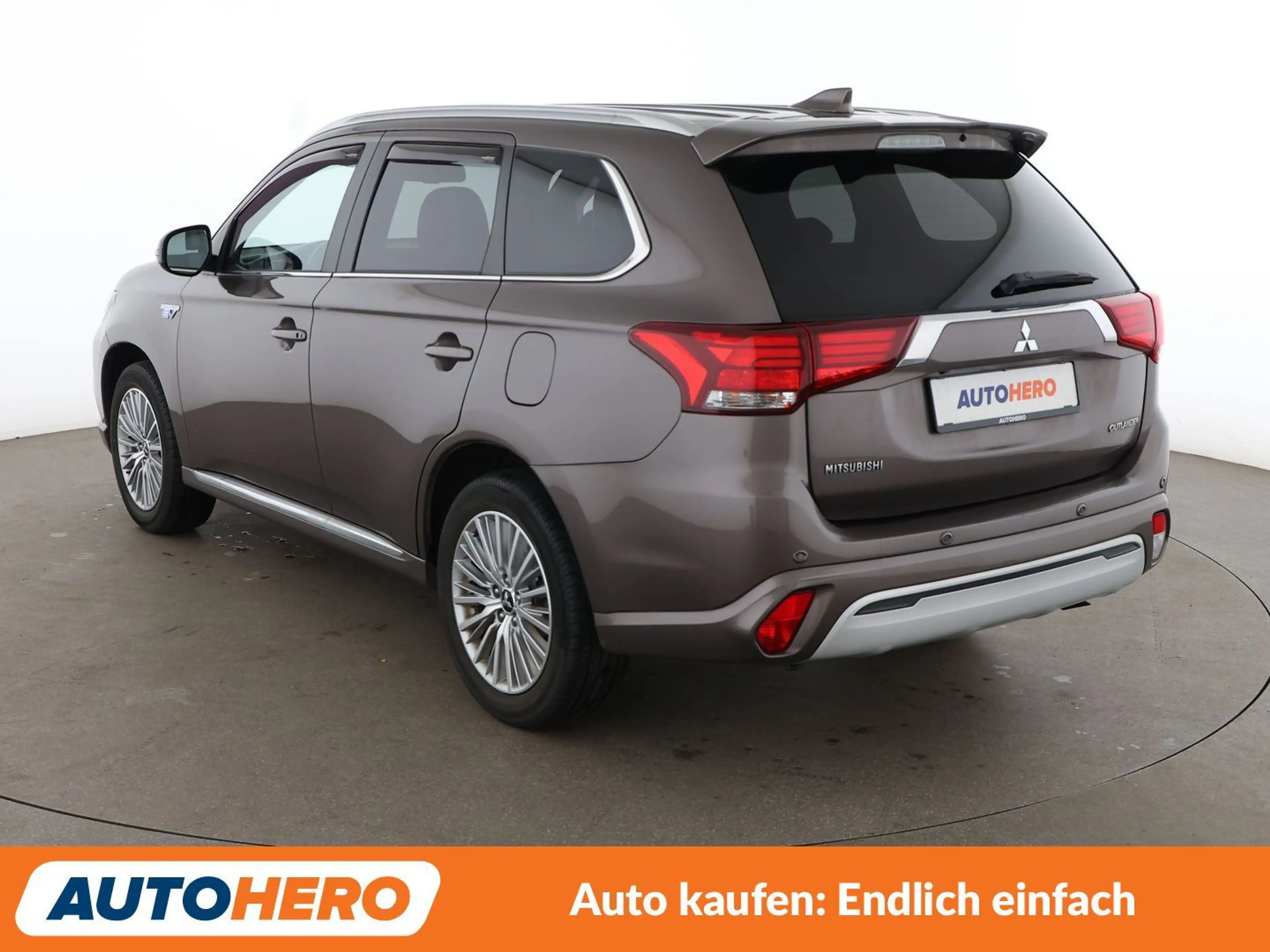 Mitsubishi Outlander 2.4 PHEV Intro Edition 4WD Aut.*LED*TEMPO*CAM*PDC* — photo 4