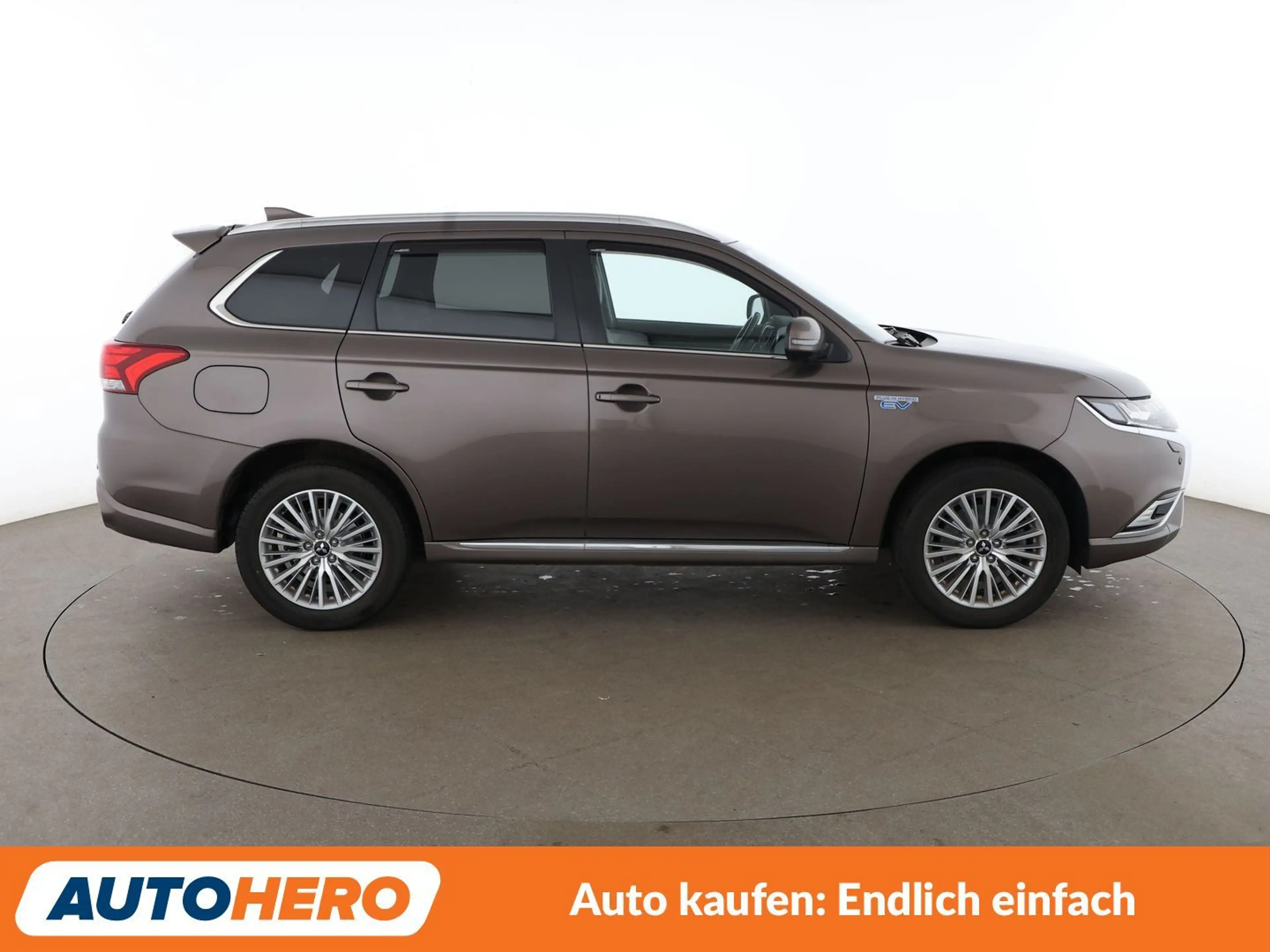 Mitsubishi Outlander 2.4 PHEV Intro Edition 4WD Aut.*LED*TEMPO*CAM*PDC* — photo 7