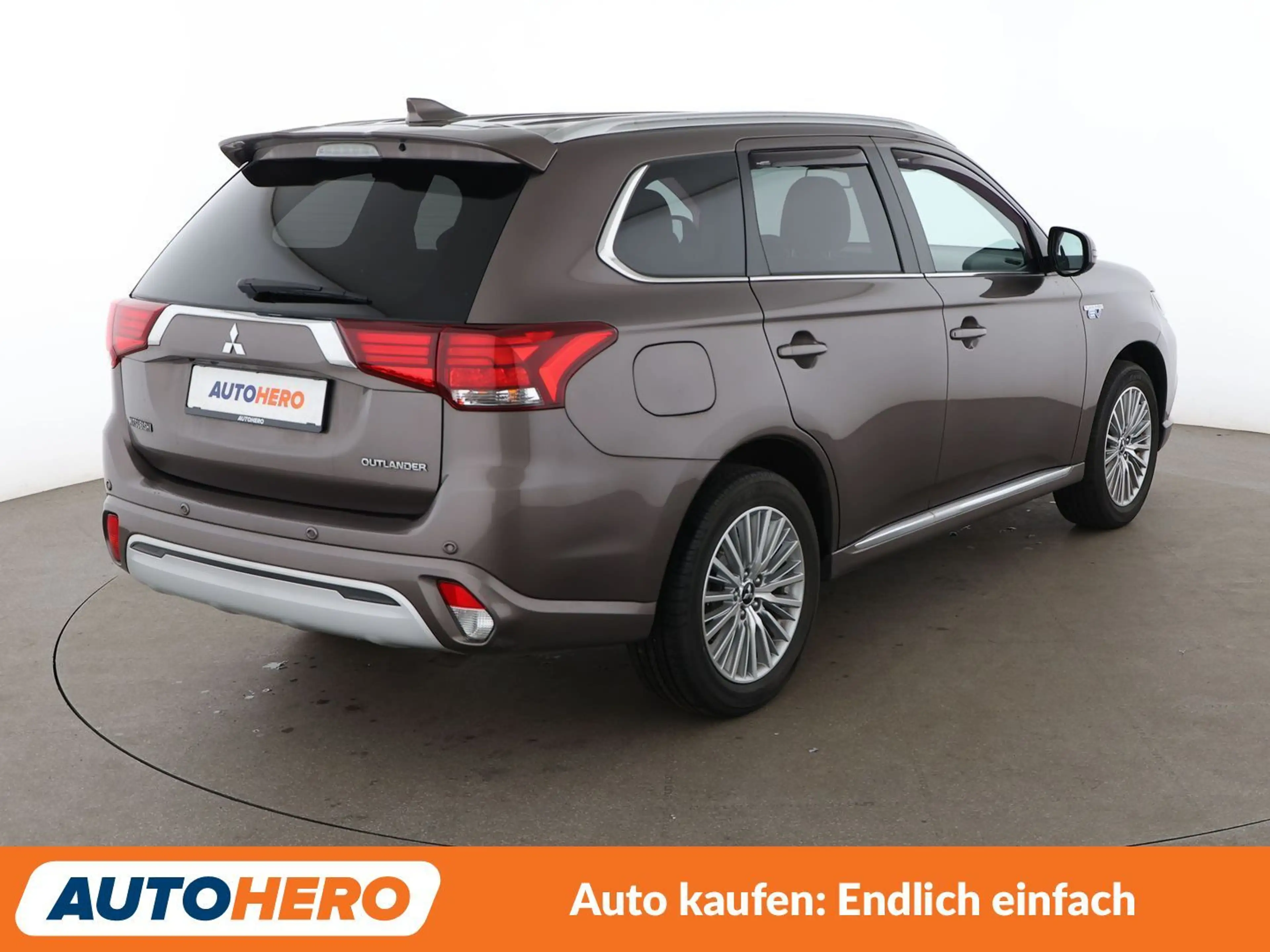 Mitsubishi Outlander 2.4 PHEV Intro Edition 4WD Aut.*LED*TEMPO*CAM*PDC* — photo 6