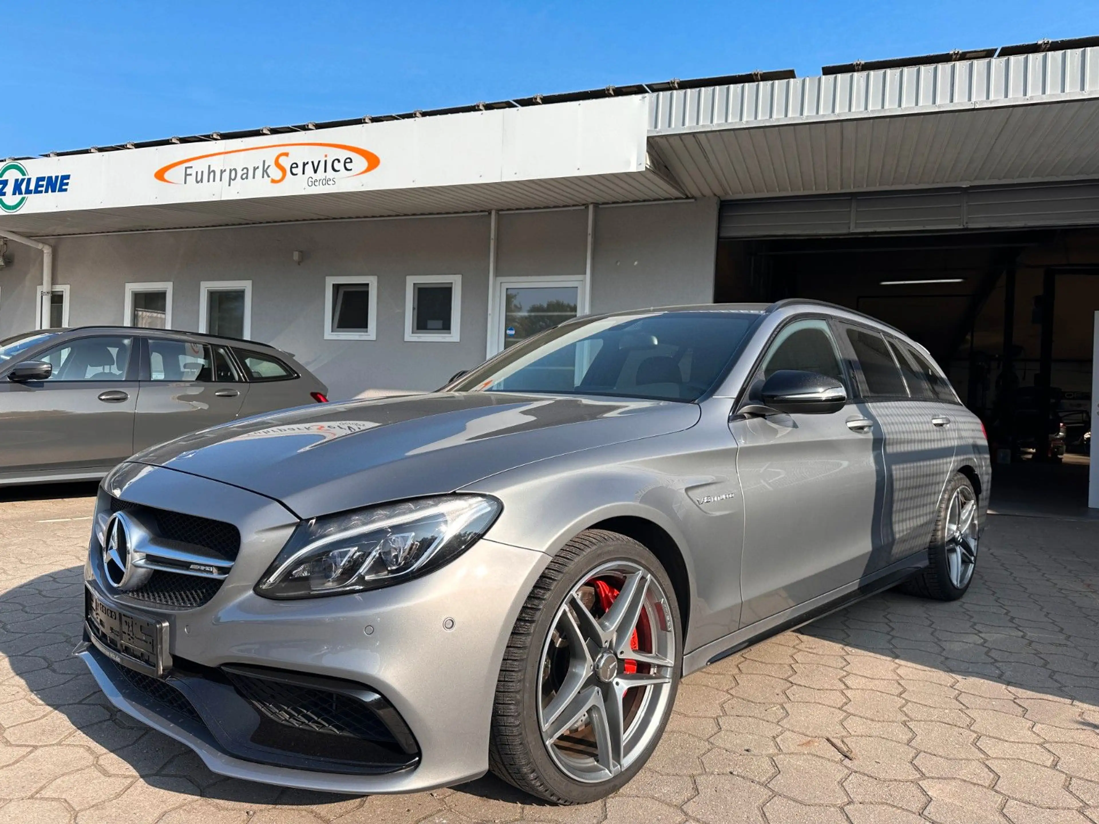 Mercedes-Benz C 63 AMG T Carbon Drivers Package Burmester — photo 3
