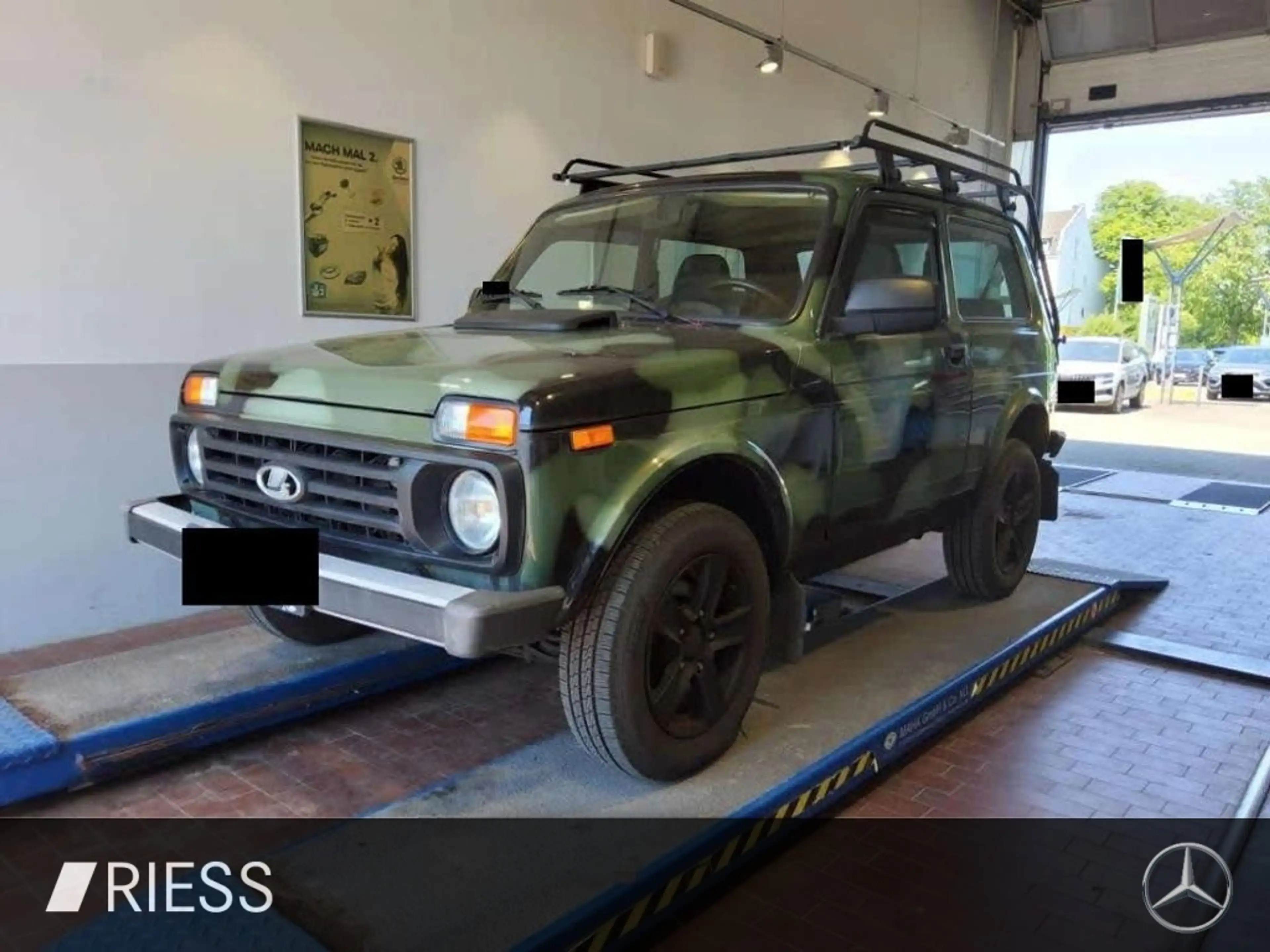 Lada Taiga Basis 4x4 camouflage Dachträger — photo 2