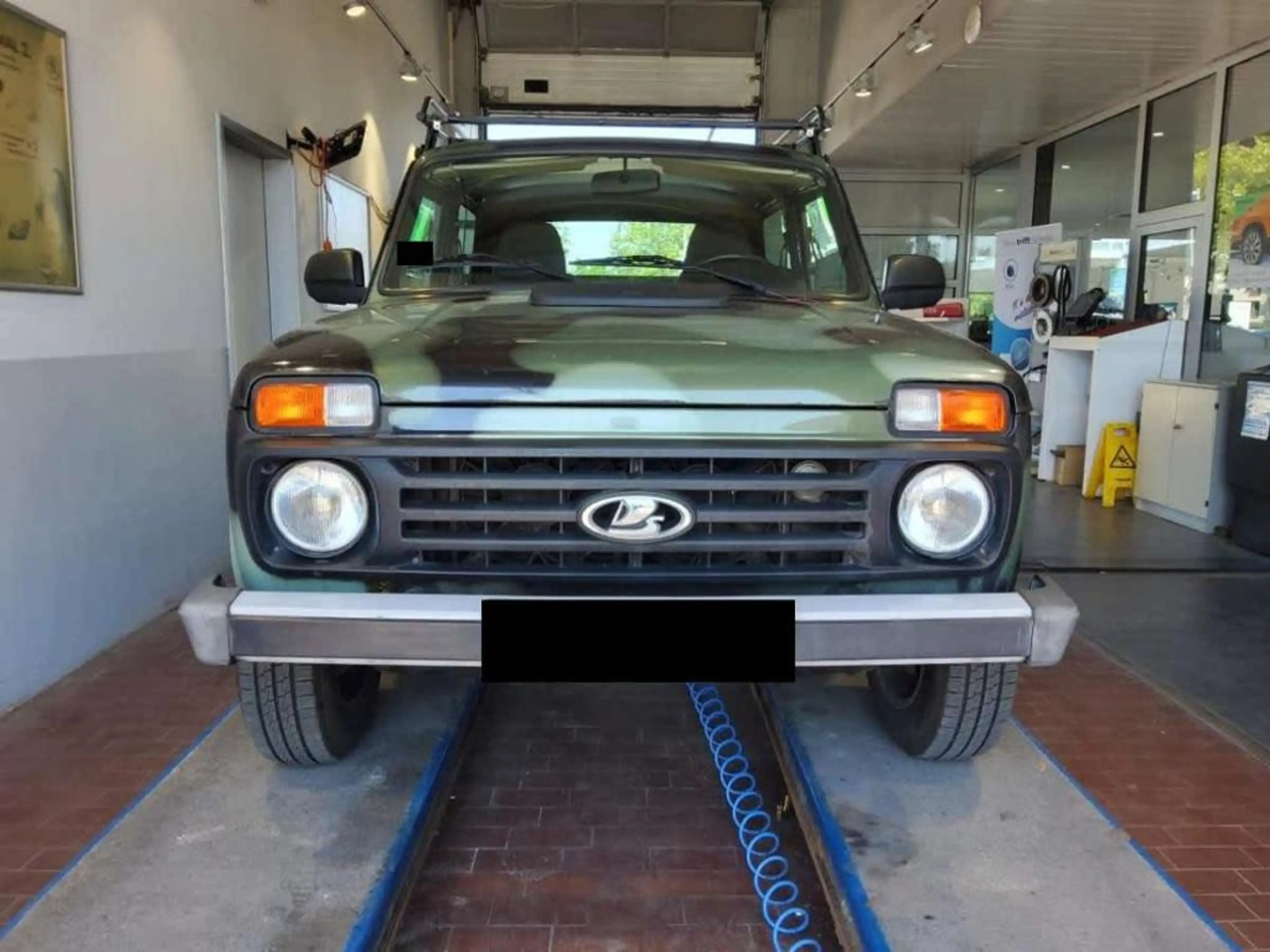 Lada Taiga Basis 4x4 camouflage Dachträger — photo 3