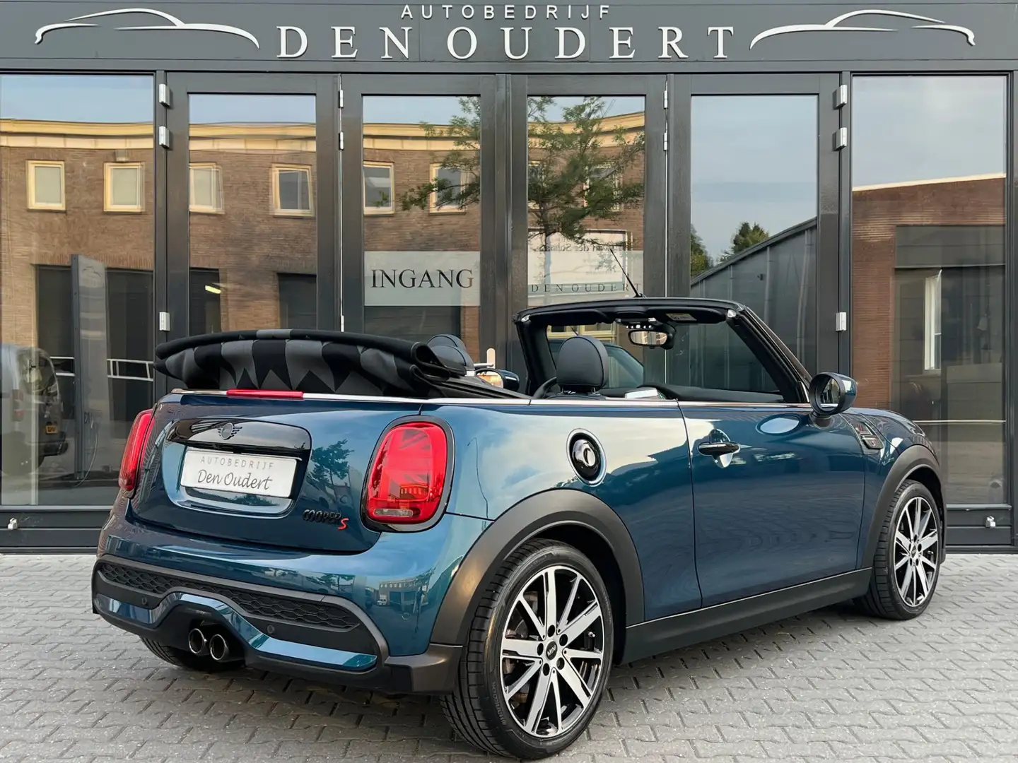 MINI Cooper S Cabrio Mini 2.0 Sidewalk AUT NAVI / CARPLAY / VERWAMD STU Blauw - 2