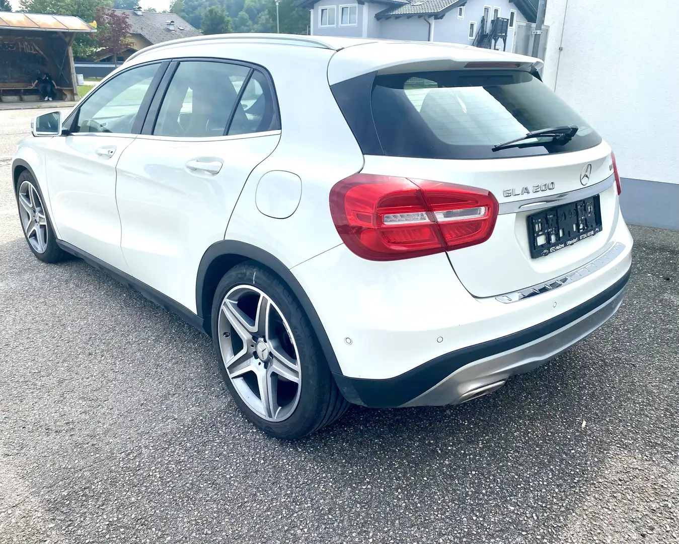 Mercedes-Benz GLA 200 - 2