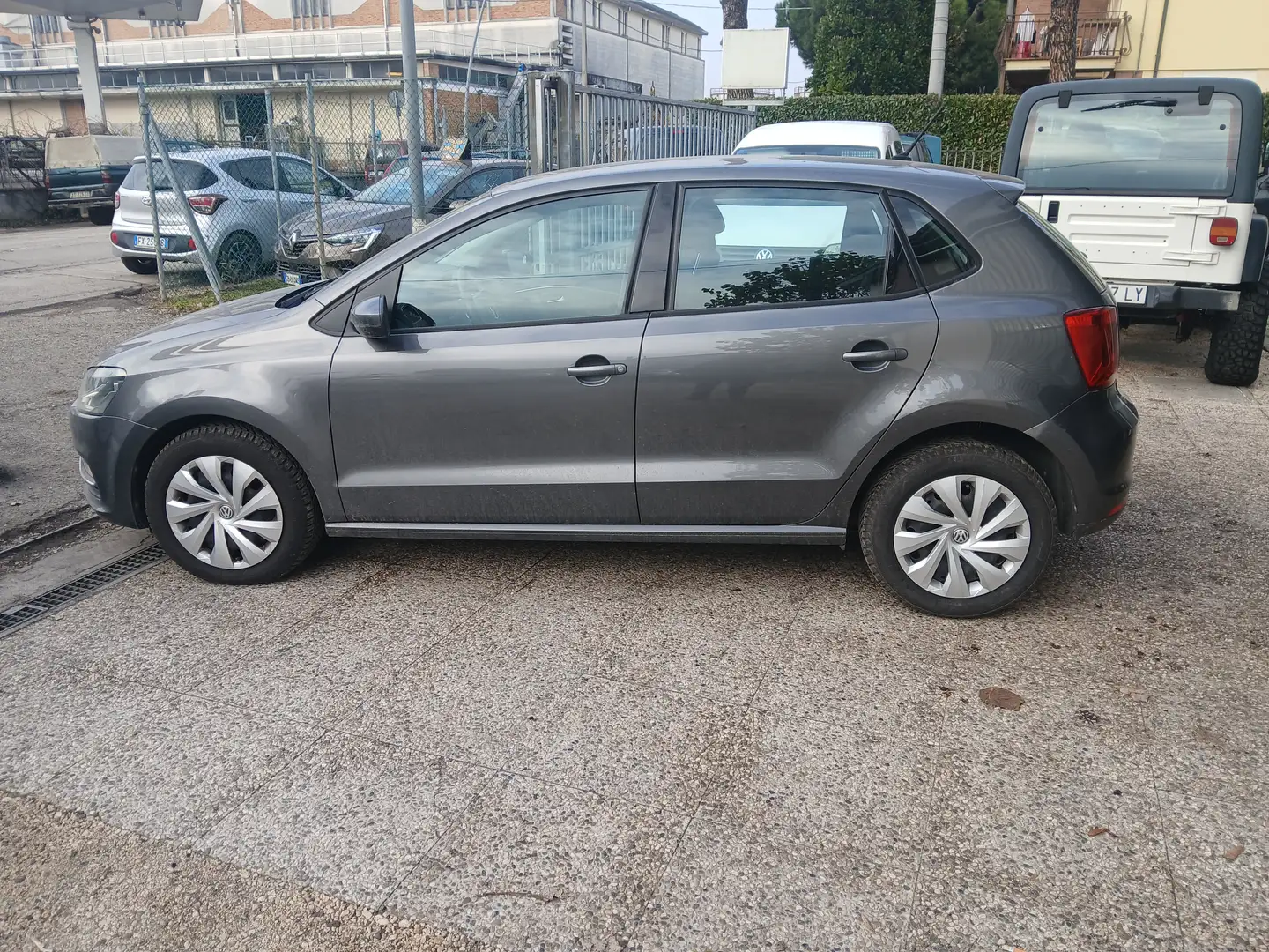 Volkswagen Polo Polo V 2014 5p 1.4 tdi Trendline 75cv Grigio - 2