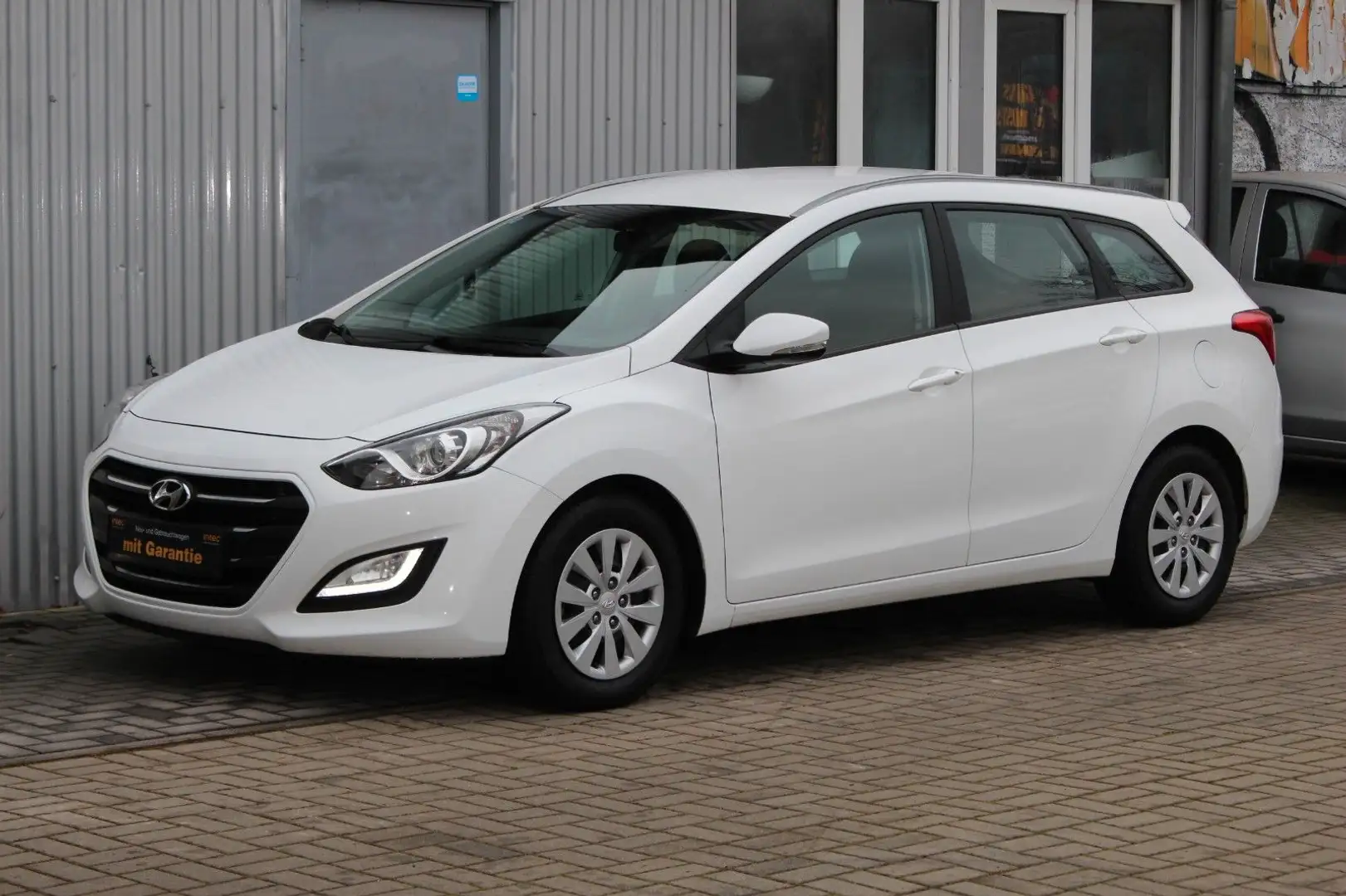 Hyundai i30 cw blue Style Automatik+Navi+Kamera Weiß - 1