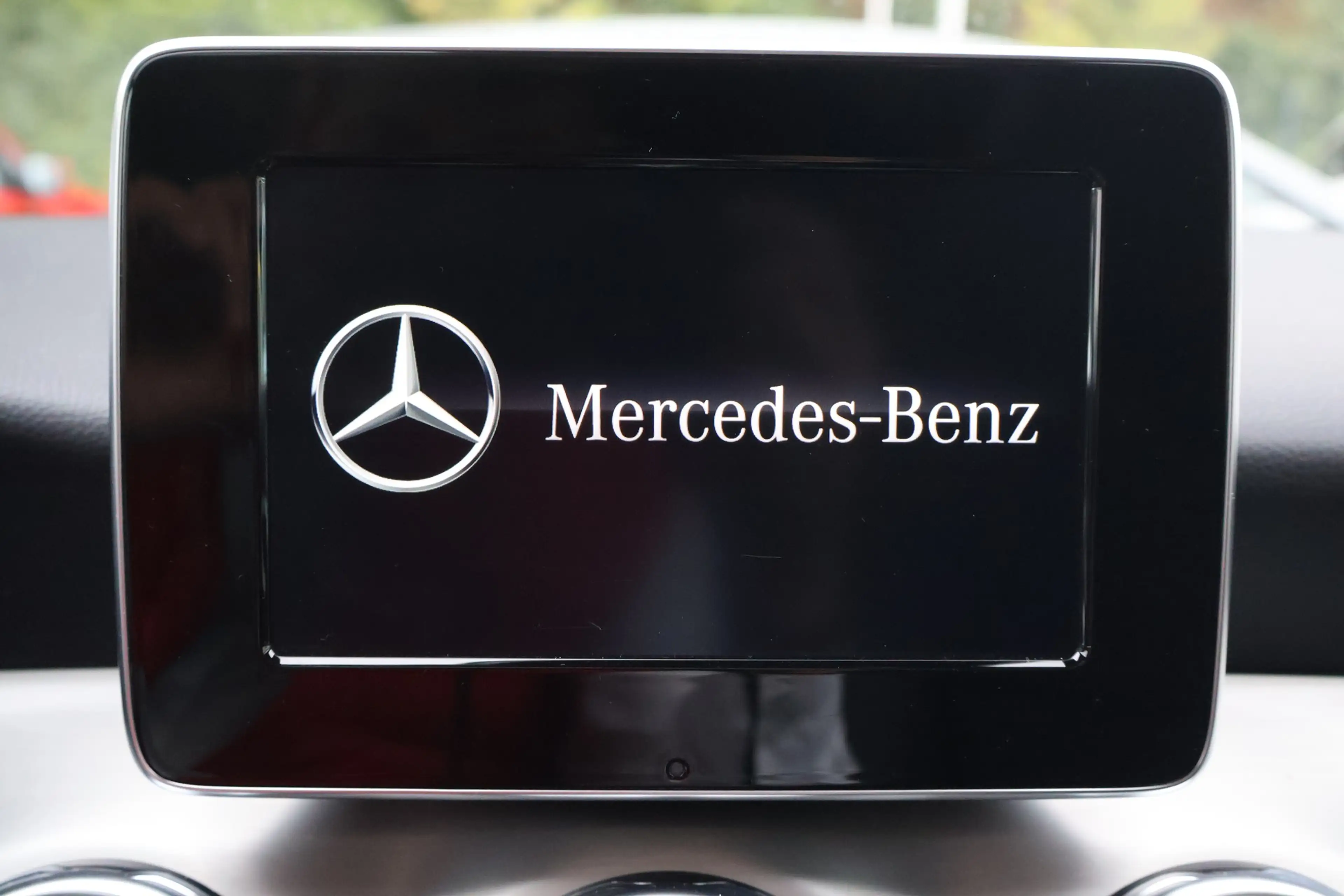 Mercedes-Benz GLA 220 GLA 220d AMG Line LED Navi Pano AHK 360 SHZ — photo 12