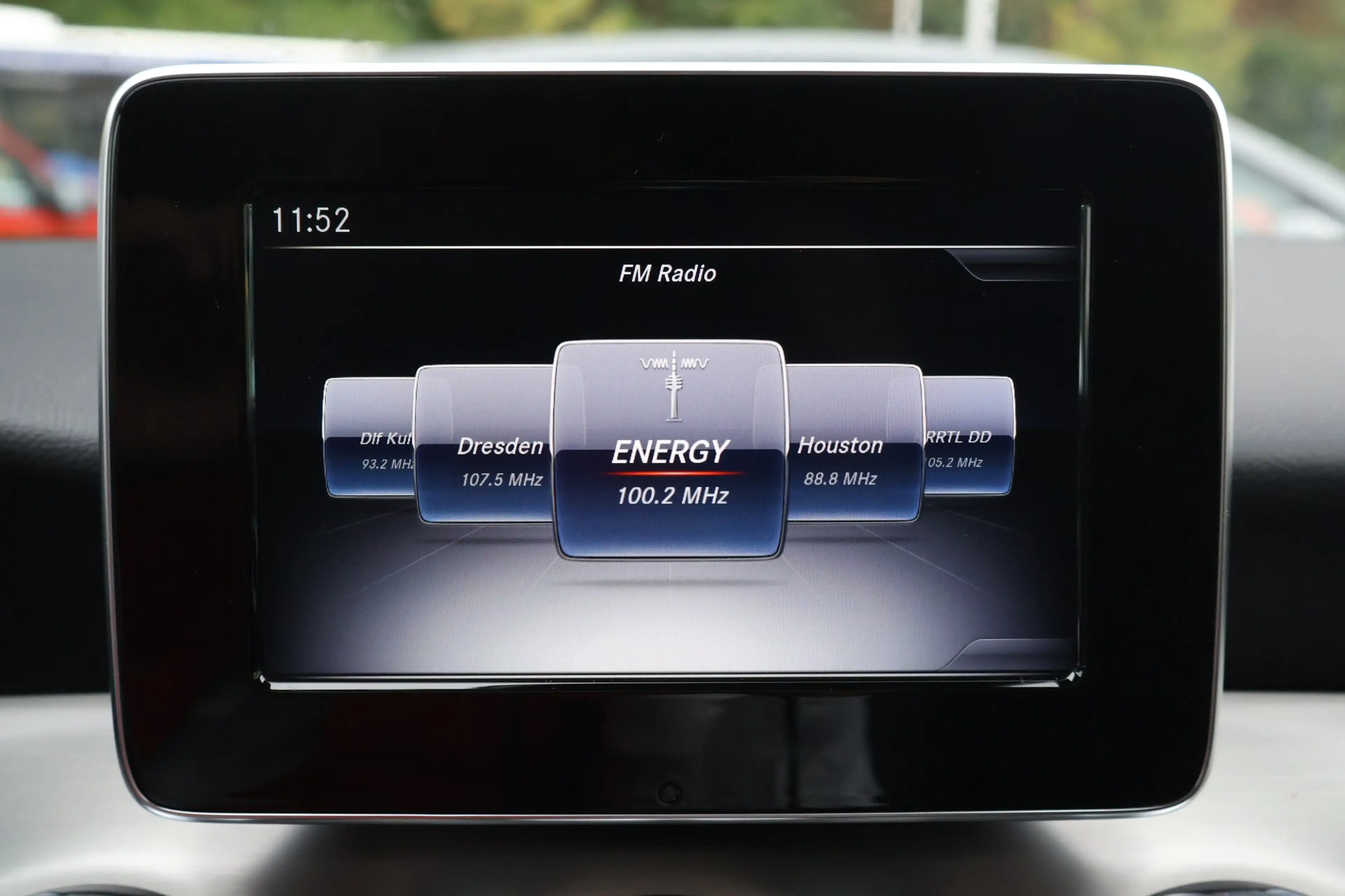 Mercedes-Benz GLA 220 GLA 220d AMG Line LED Navi Pano AHK 360 SHZ — photo 13