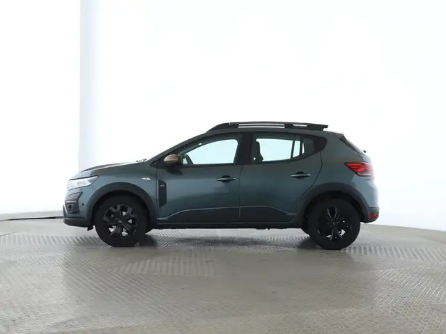 Dacia Sandero Stepway view 2