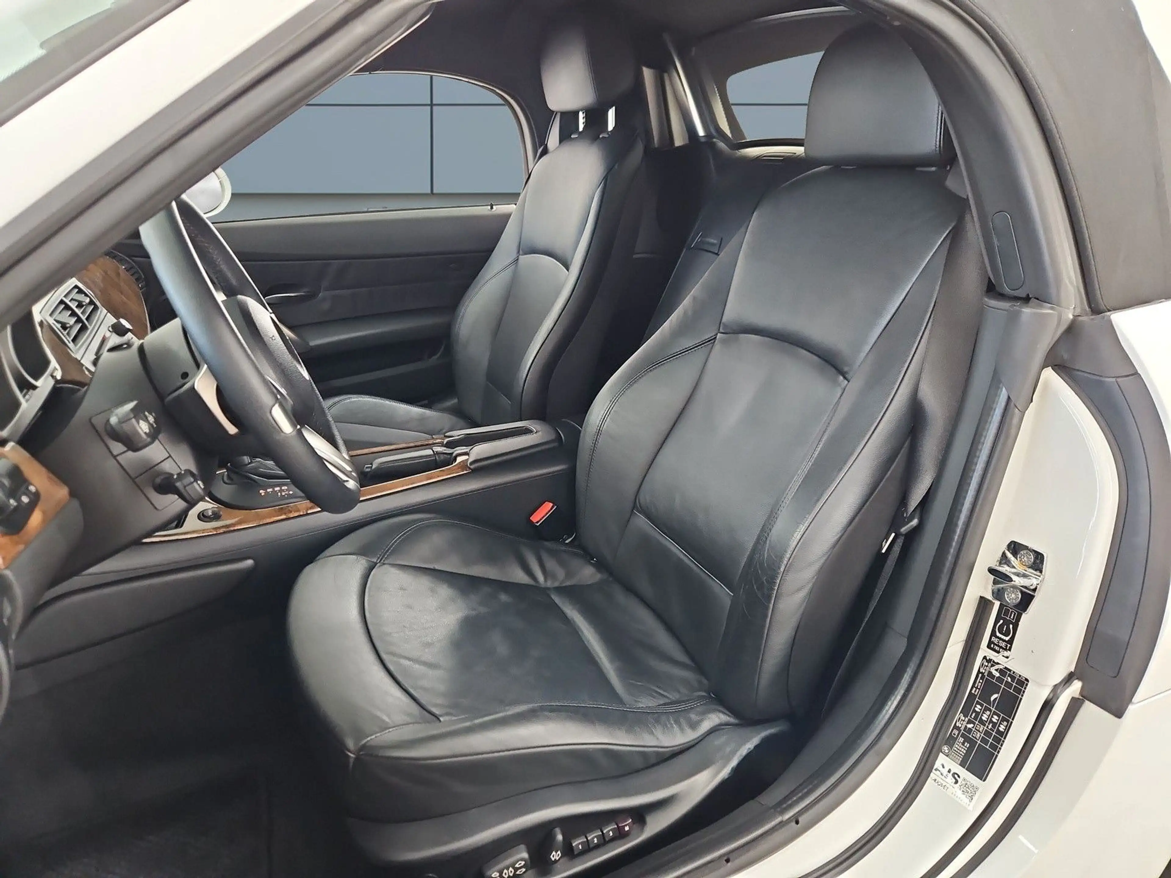 BMW Z4 Roadster 3.0si — photo 9