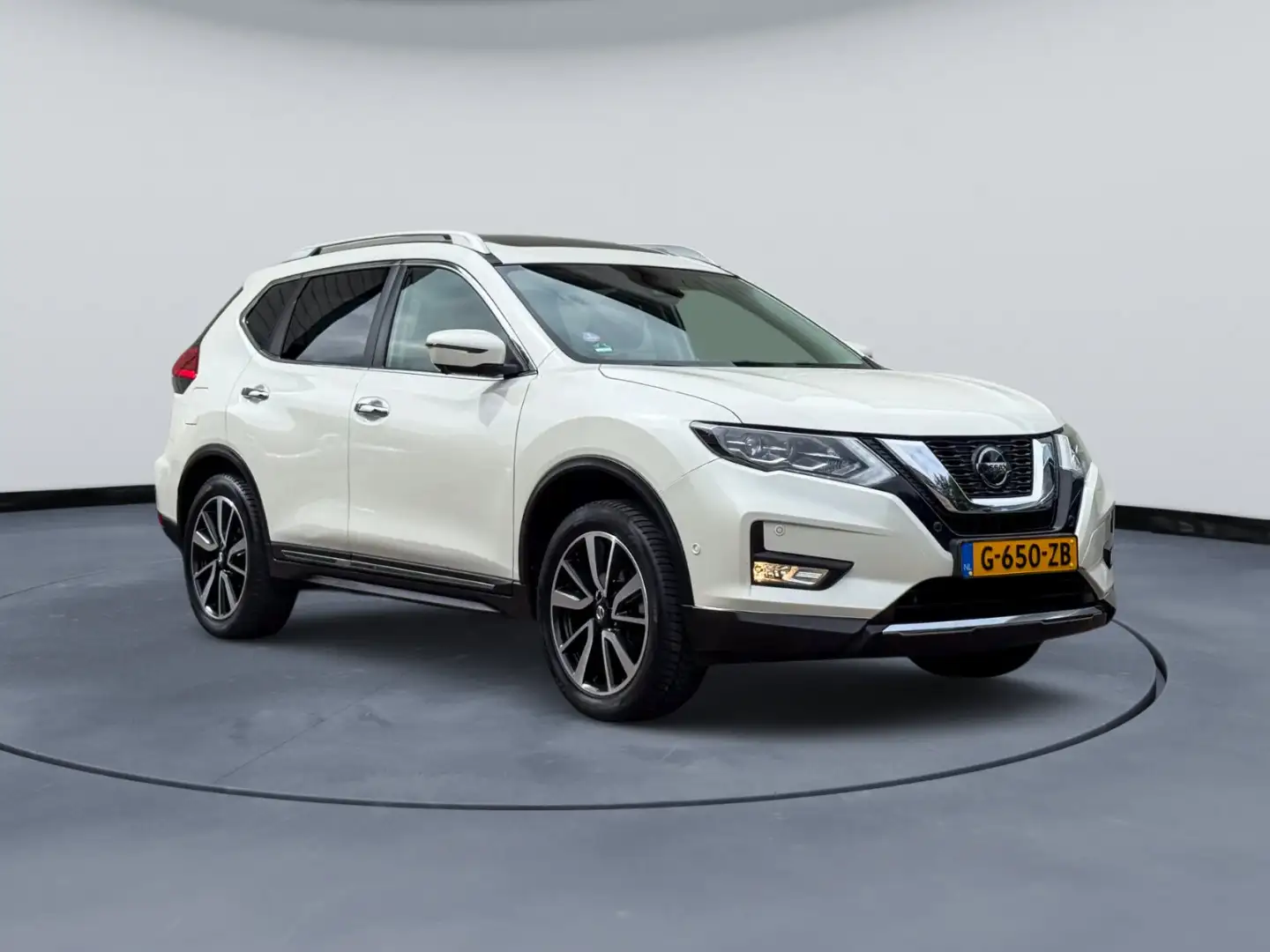 Nissan X-Trail 1.3 DIG-T Tekna * LEER * PANORAMA DAK * AUTOMAAT * Wit - 2
