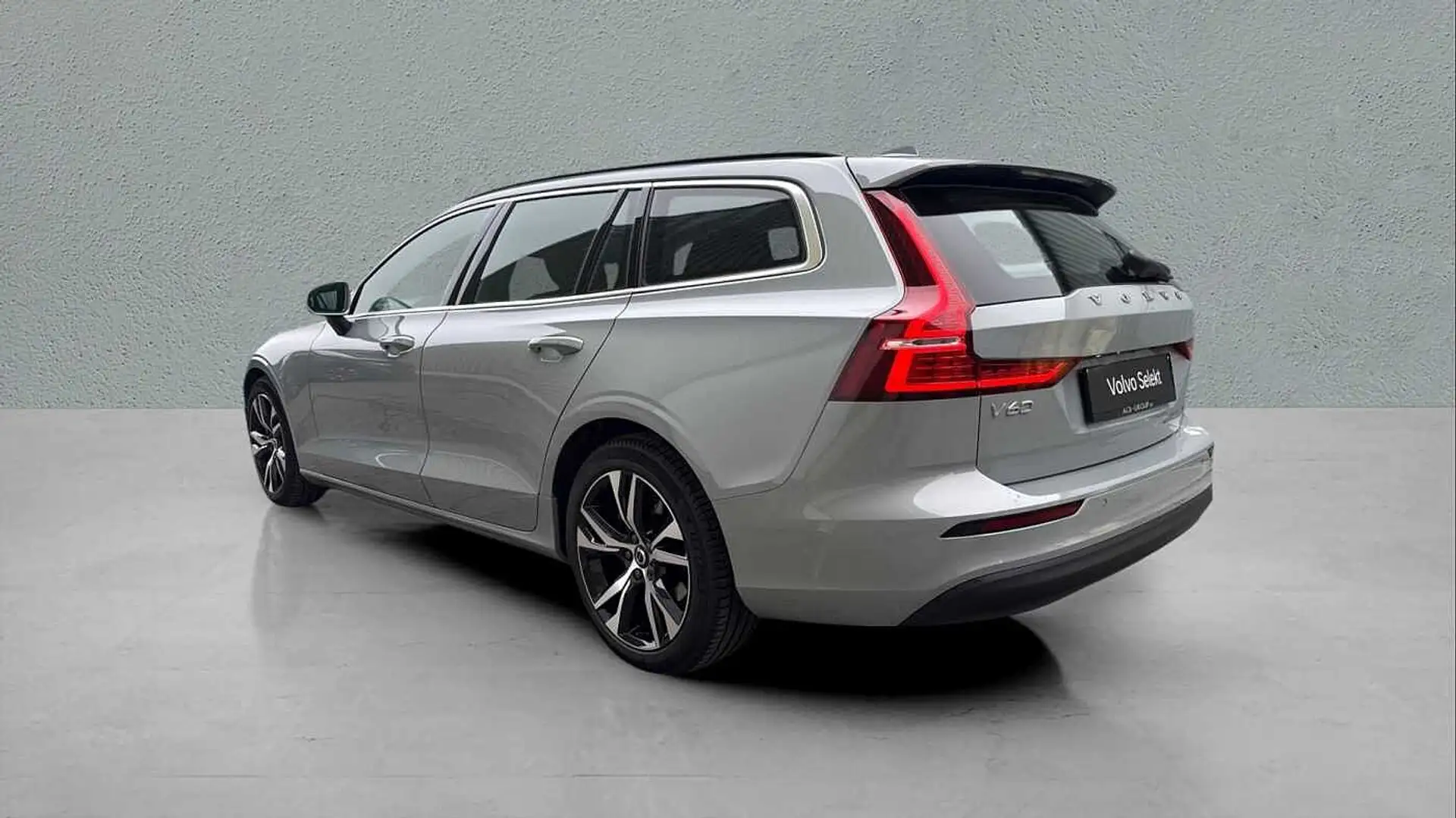Volvo V60 Core, B4 Mild hybrid, Benzine Gris - 2