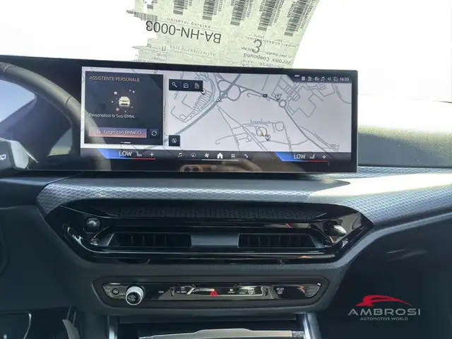 BMW 3 Series view 16