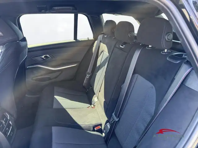 BMW 3 Series view 10
