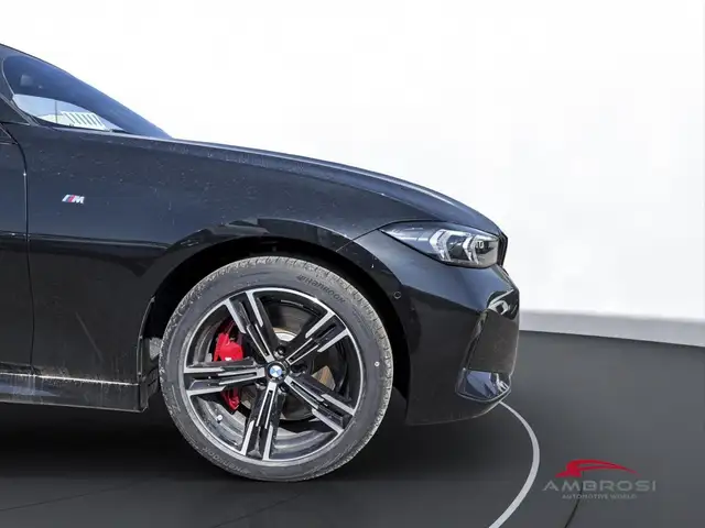 BMW 3 Series view 18
