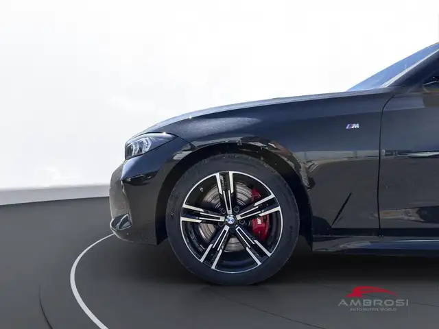 BMW 3 Series view 17