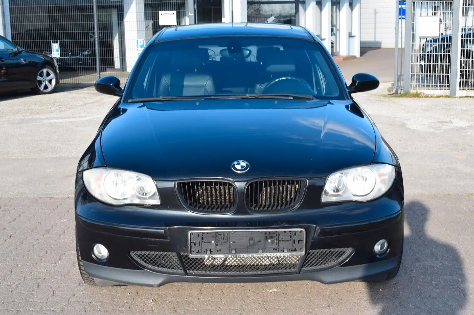 BMW 118 Baureihe 1 Lim. 118i Schwarz - 2