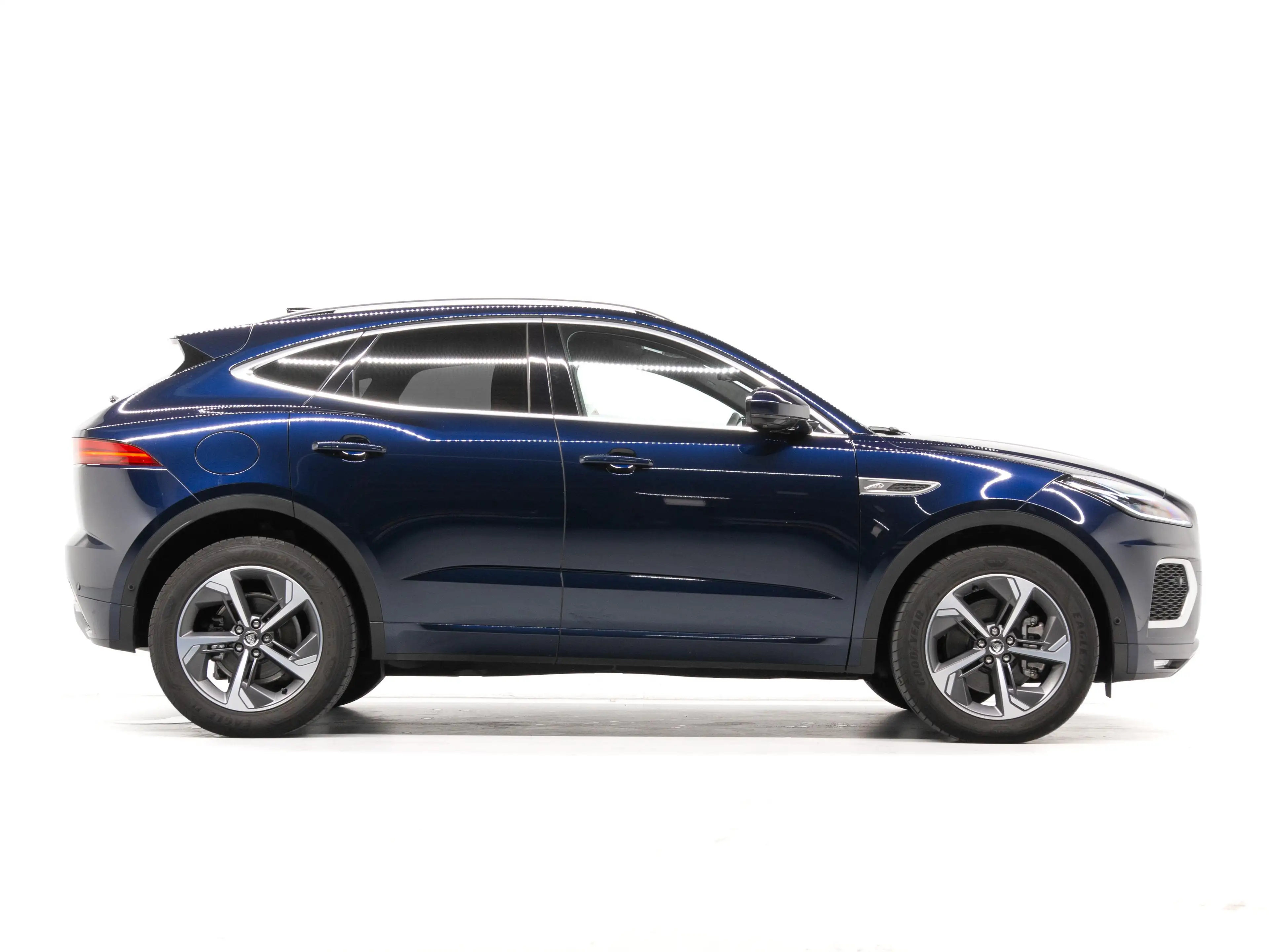 Jaguar E-Pace D200 R-Dynamic SE — photo 7
