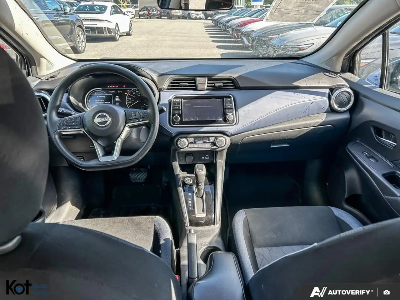 Nissan Versa photo Nissan Versa