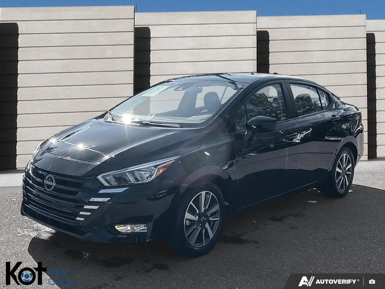 Nissan Versa photo Nissan Versa