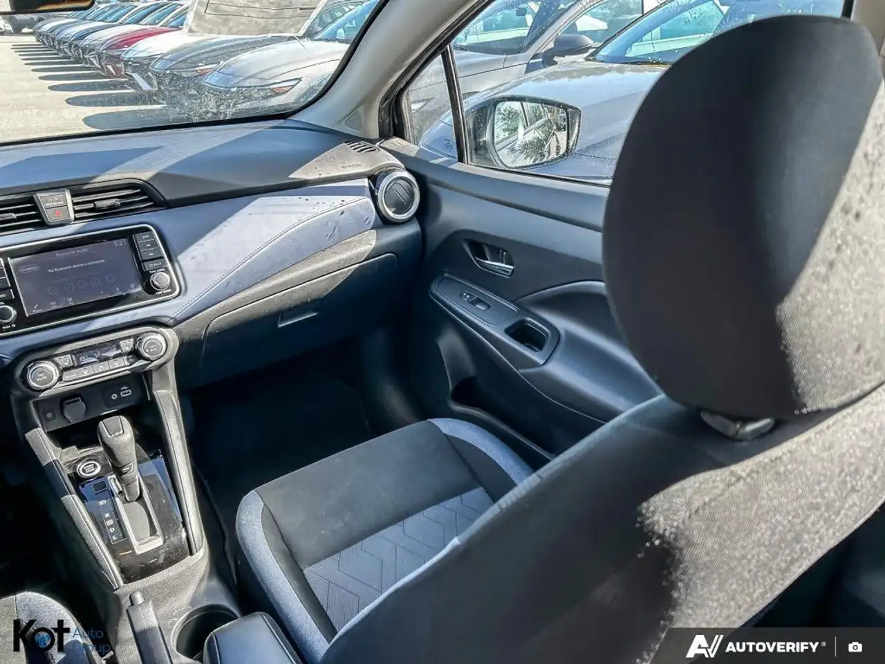 Nissan Versa photo Nissan Versa