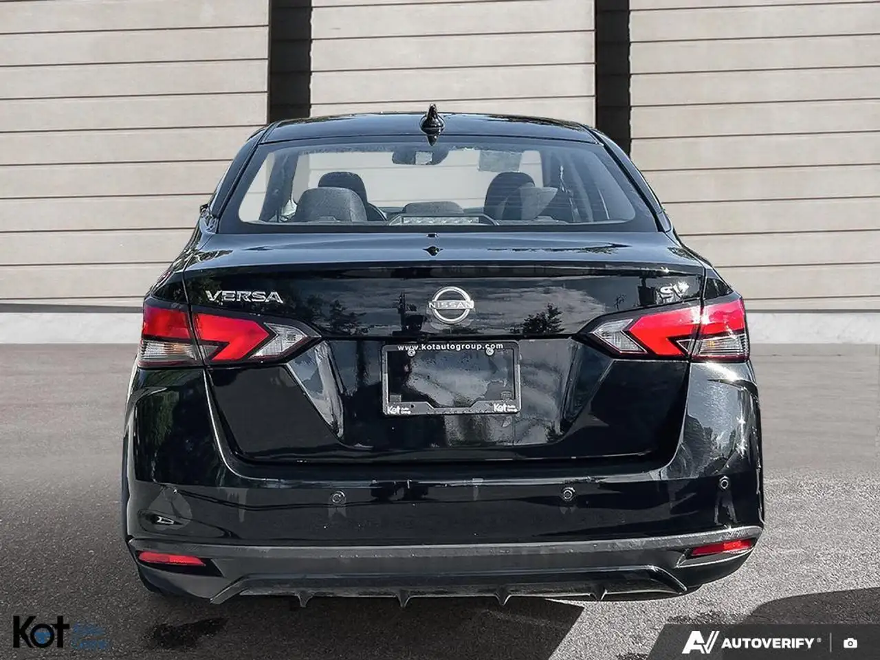 Nissan Versa photo Nissan Versa