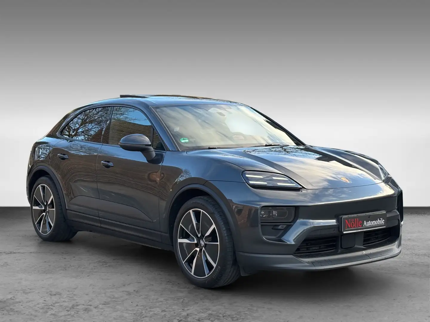 Porsche Macan 4 Chrono Pano Sportsitz 0,25% Grau - 2