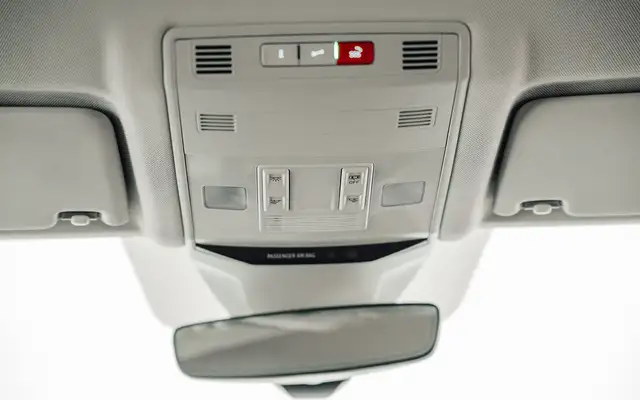 Volkswagen T-Roc view 25