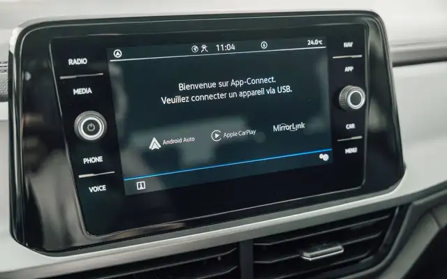 Volkswagen T-Roc view 17