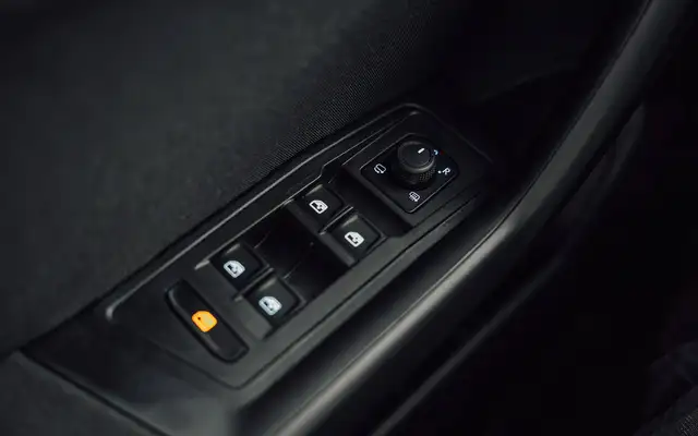 Volkswagen T-Roc view 24