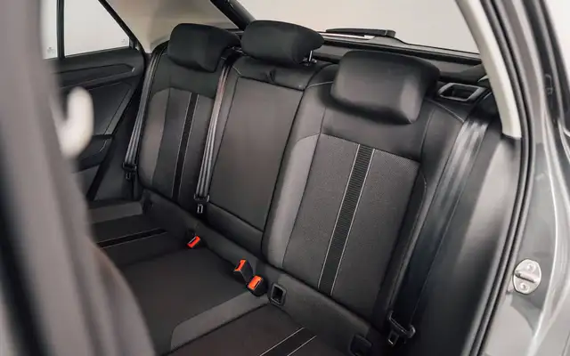 Volkswagen T-Roc view 7
