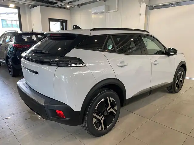 Peugeot 2008 view 6