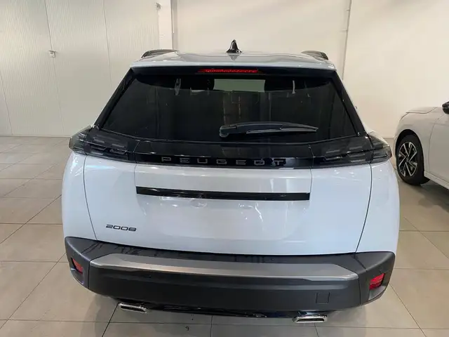 Peugeot 2008 view 5