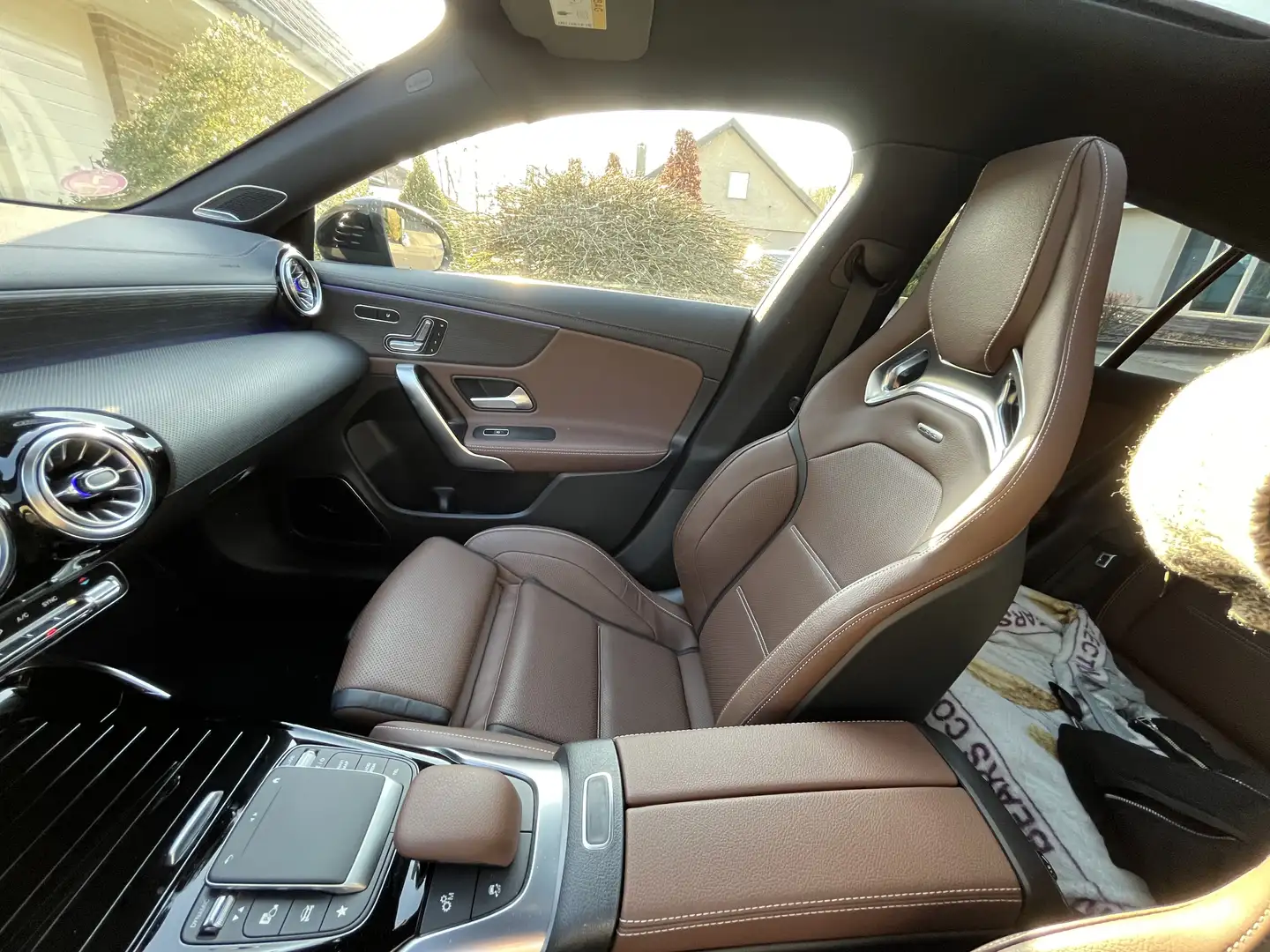 Mercedes-Benz CLA 35 AMG AMG CLA 35 4Matic Shooting B AMG Speedshift 7G-DCT Černá - 1