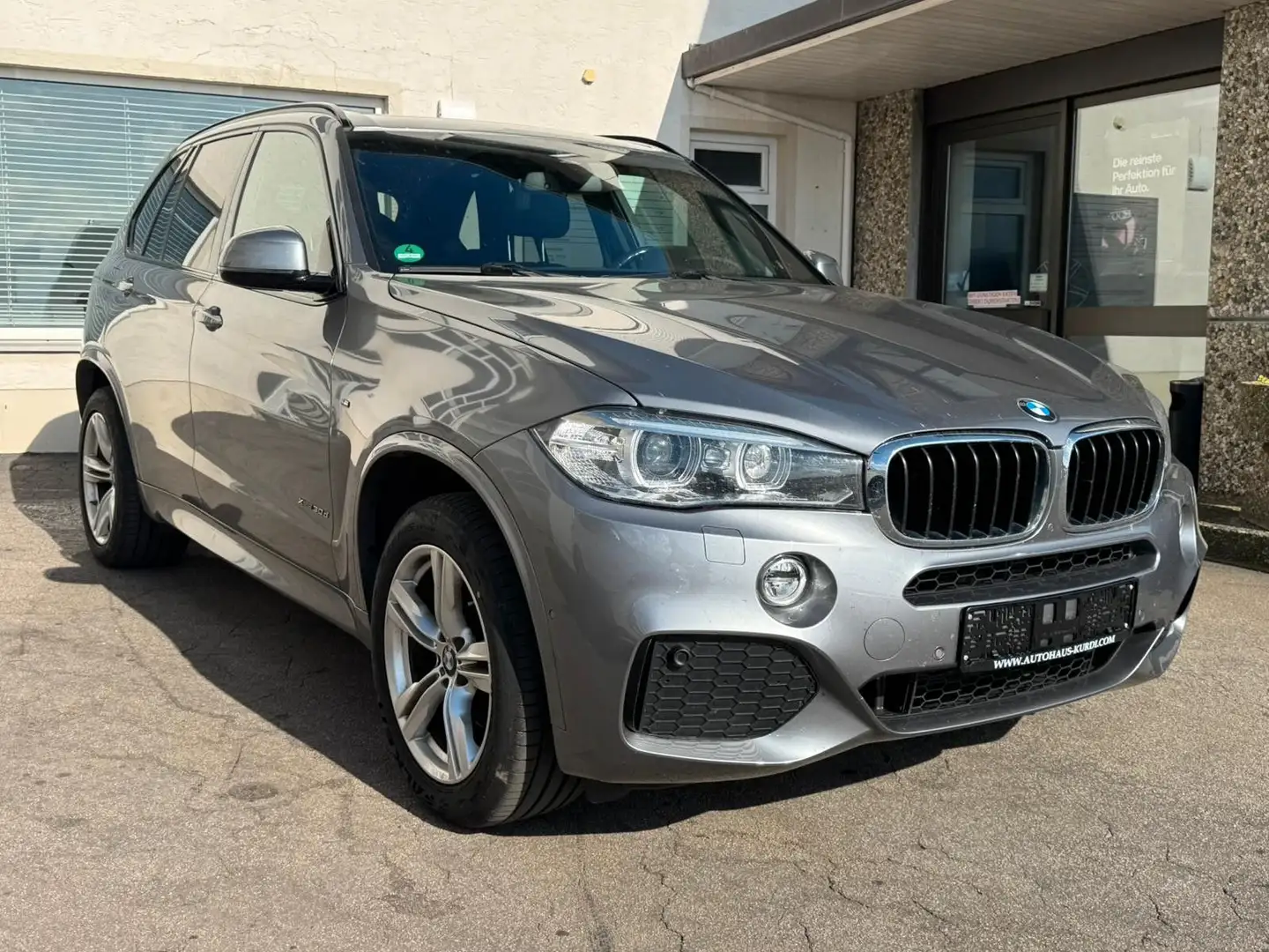 BMW X5 xD 30d M-Sport 8FACH PANO XENON AHK R-KAM MEM Gris - 2
