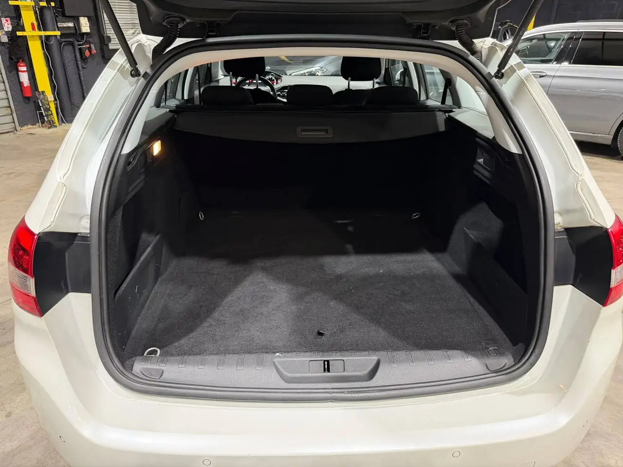 Peugeot 308 308 SW — photo 13