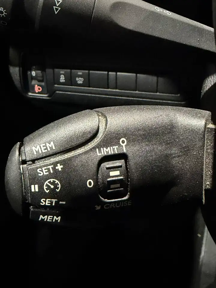 Peugeot 308 308 SW — photo 18