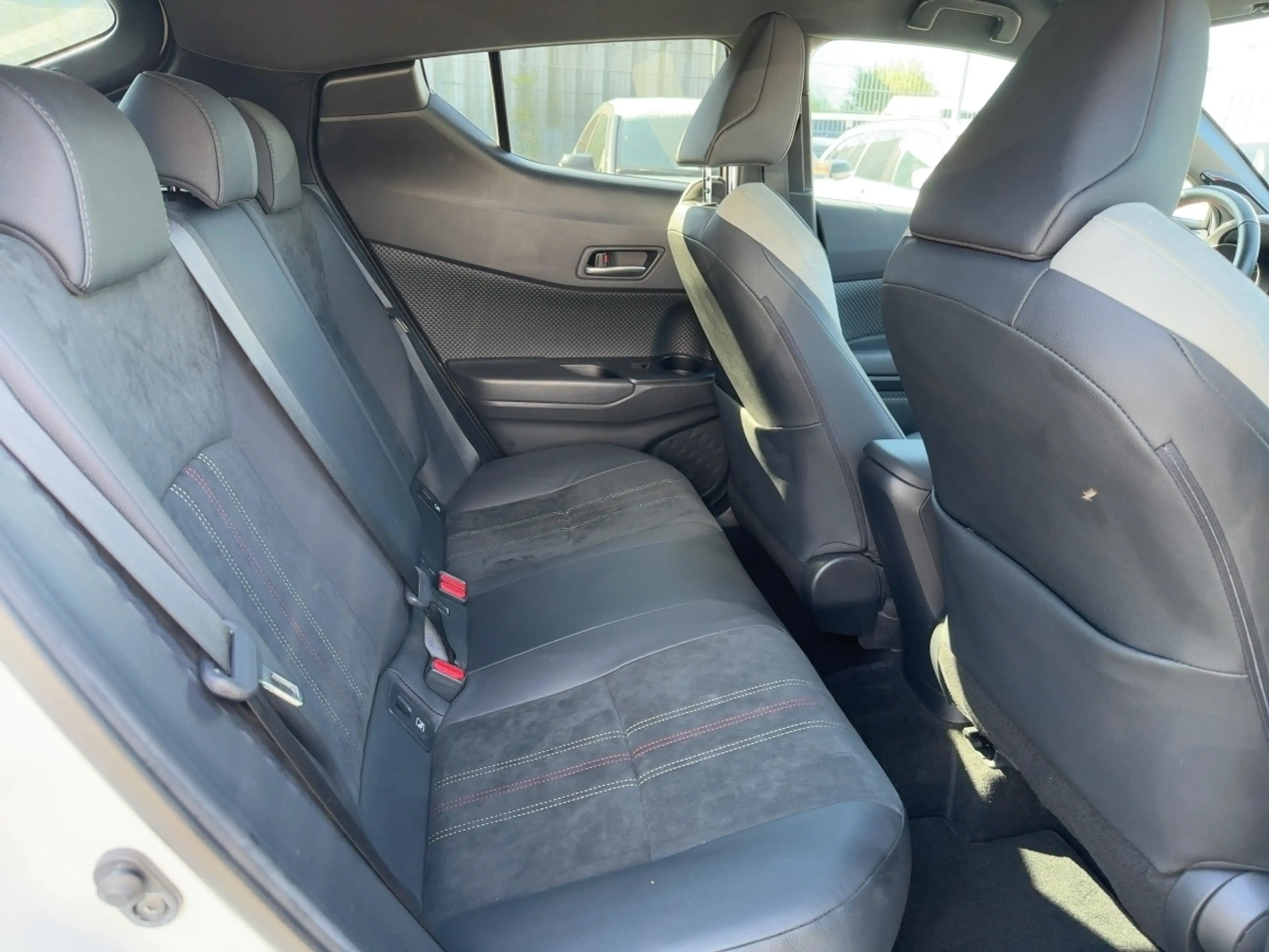 Toyota C-HR 2.0 Hybrid GR Sport*JBL*SHZ*GJR*KAMERA*LRHZ* — photo 12