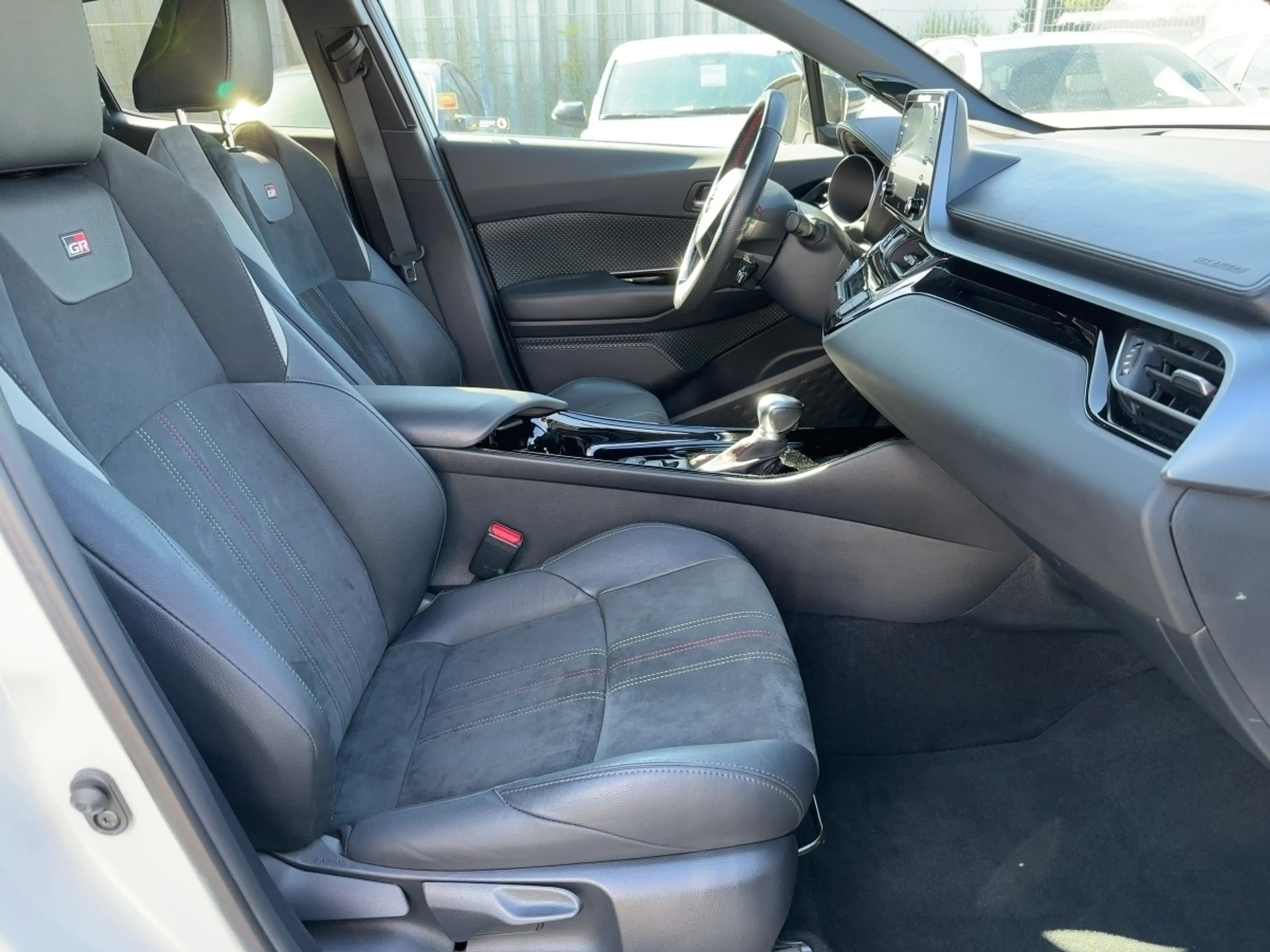 Toyota C-HR 2.0 Hybrid GR Sport*JBL*SHZ*GJR*KAMERA*LRHZ* — photo 11