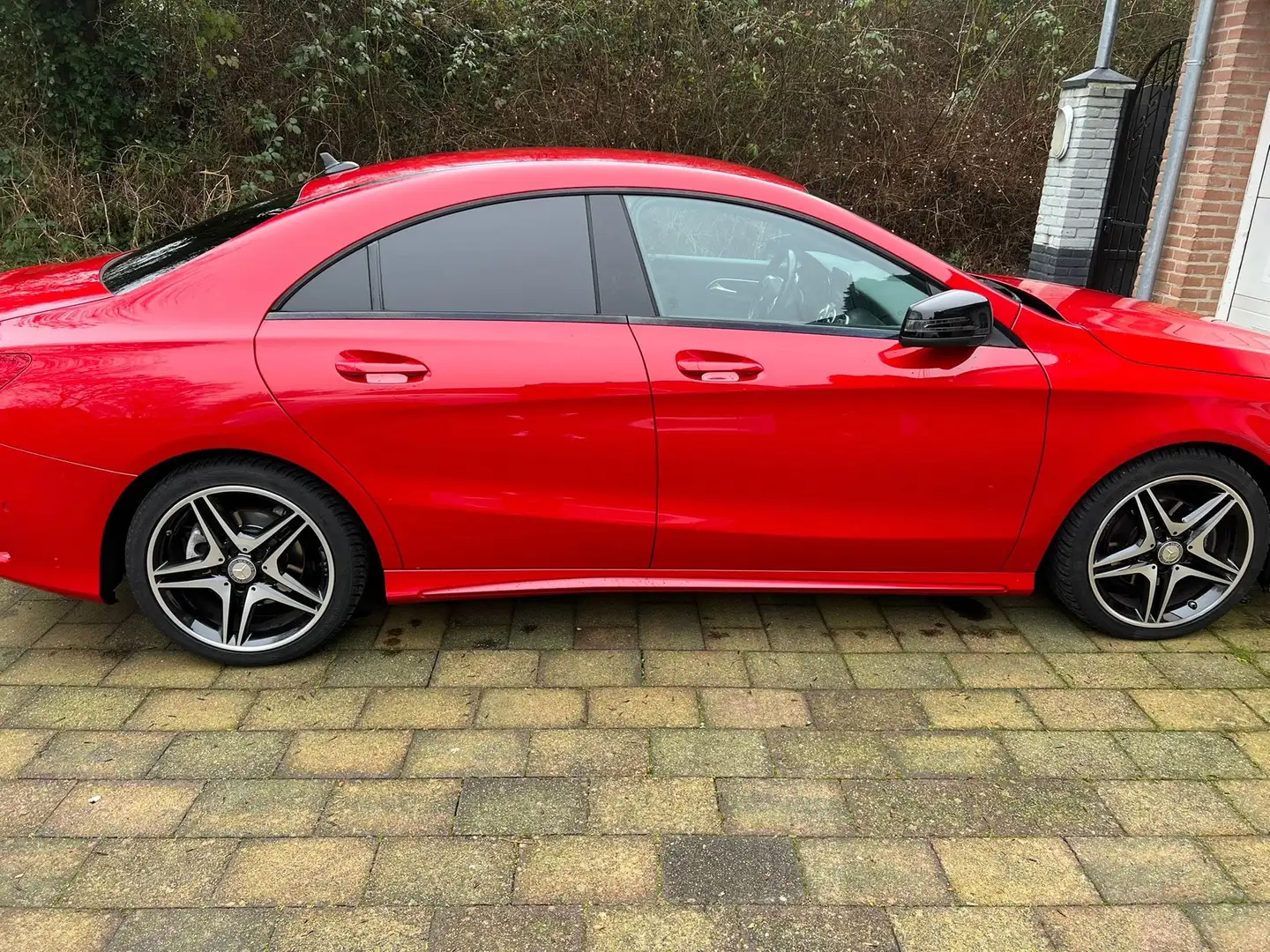Mercedes-Benz CLA 200 200 Ambition Rood - 2