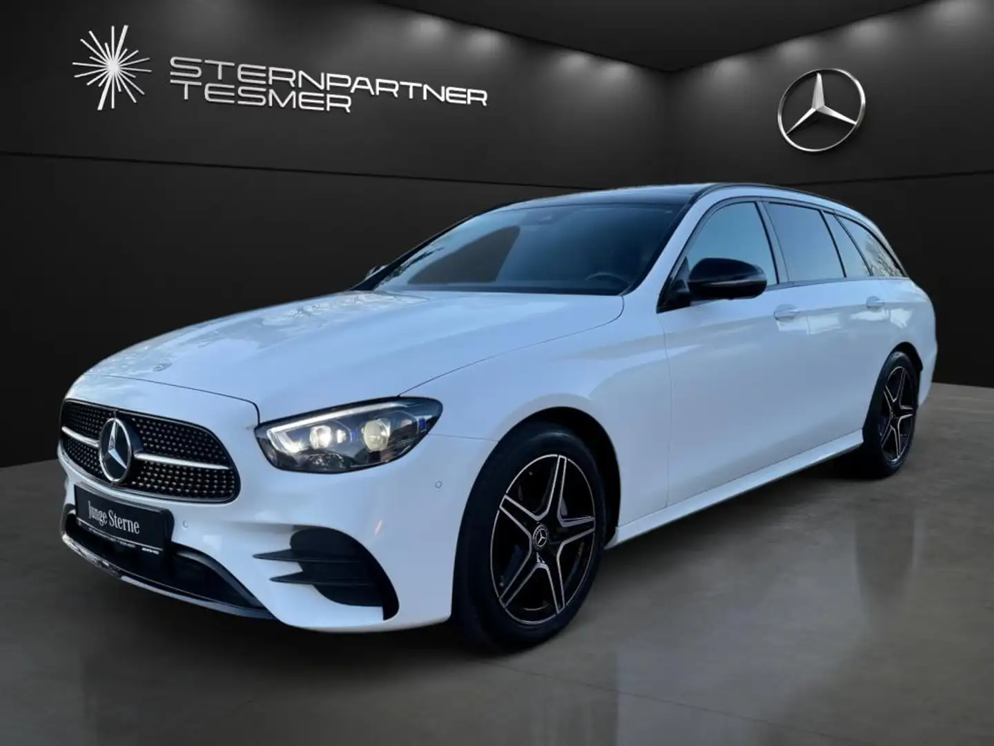 Mercedes-Benz E 300 d T 4M AMG+MBEAM+BURM+StHz+360°KAM+PANO+AHK Wit - 2