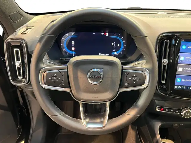 Volvo XC40 view 12