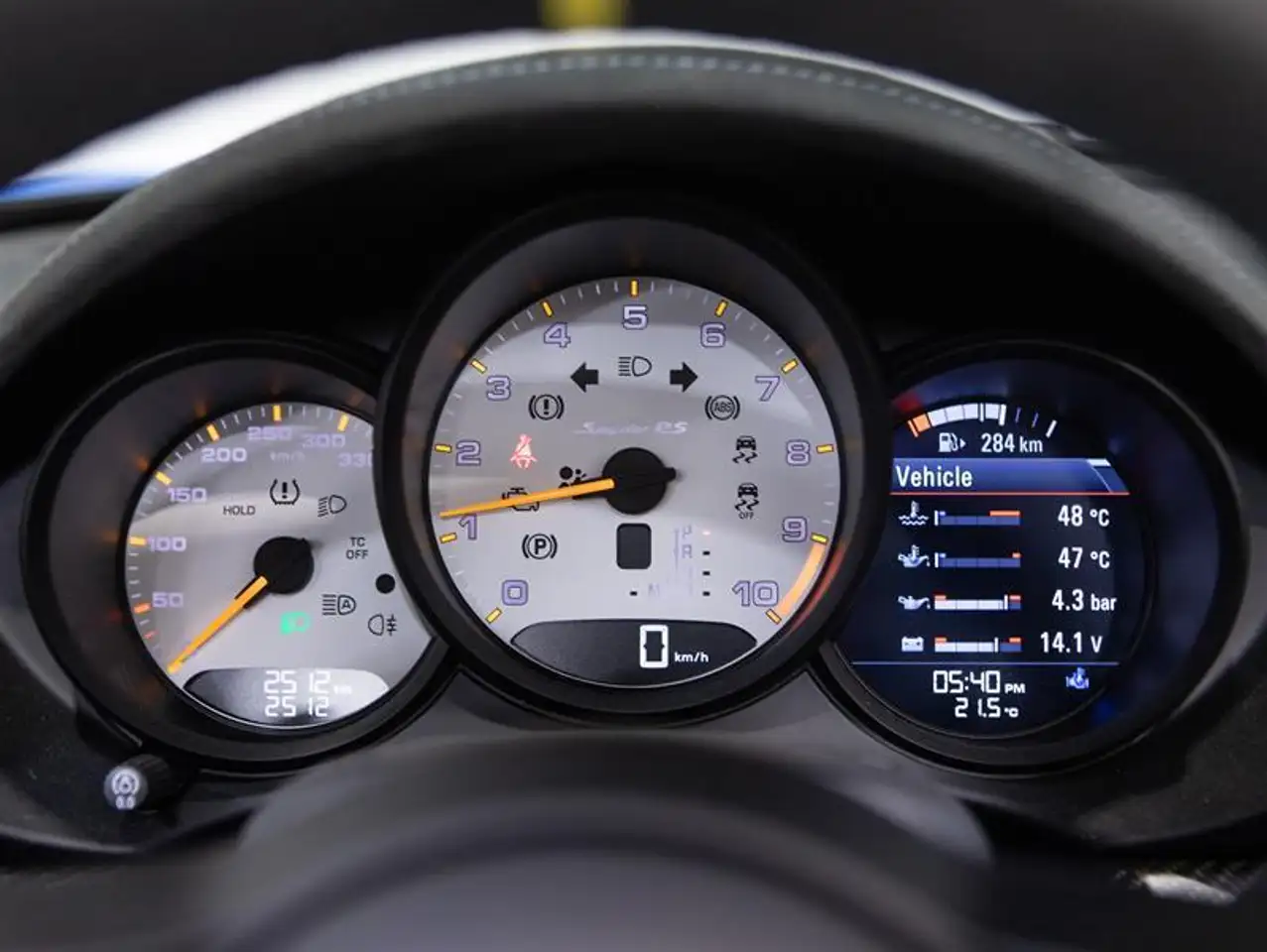 Porsche 718 Spyder снимка Porsche 718 Spyder