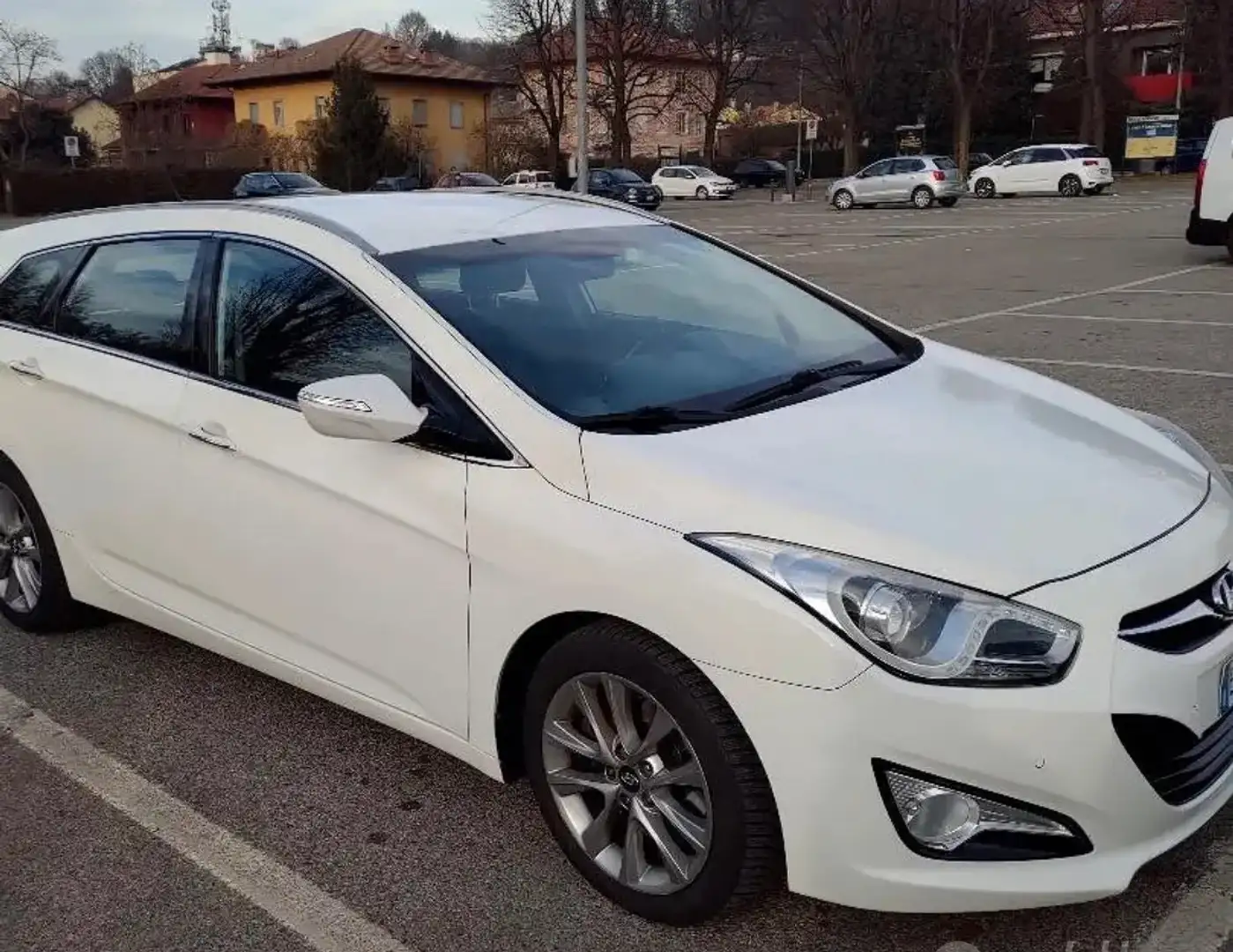 Hyundai i40 Wagon 1.7 crdi Comfort 136cv auto - 1
