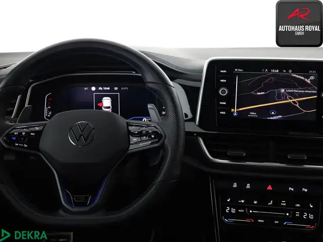 Volkswagen T-Roc view 9