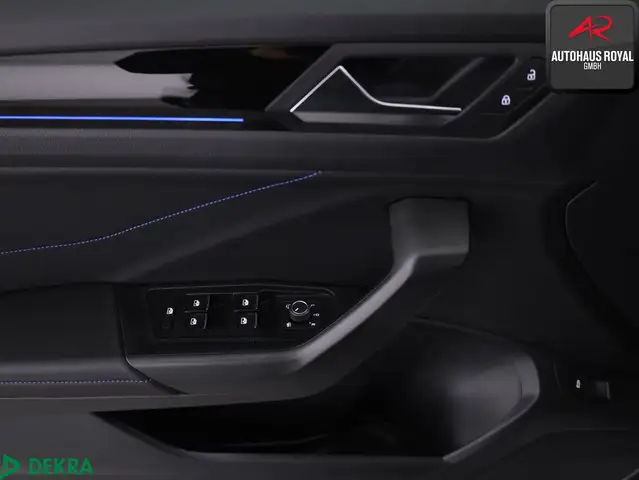 Volkswagen T-Roc view 14