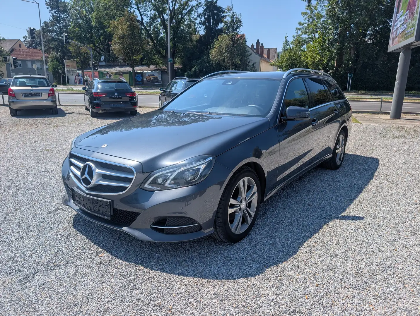 Mercedes-Benz E 200 E 200 CDI BlueEfficiency (212.205) Grau - 1