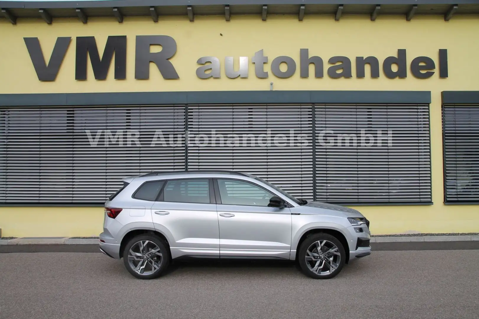 Skoda Karoq Sportline 2.0 TDI DSG 4x4 *5J.Garantie*AHK Argent - 1