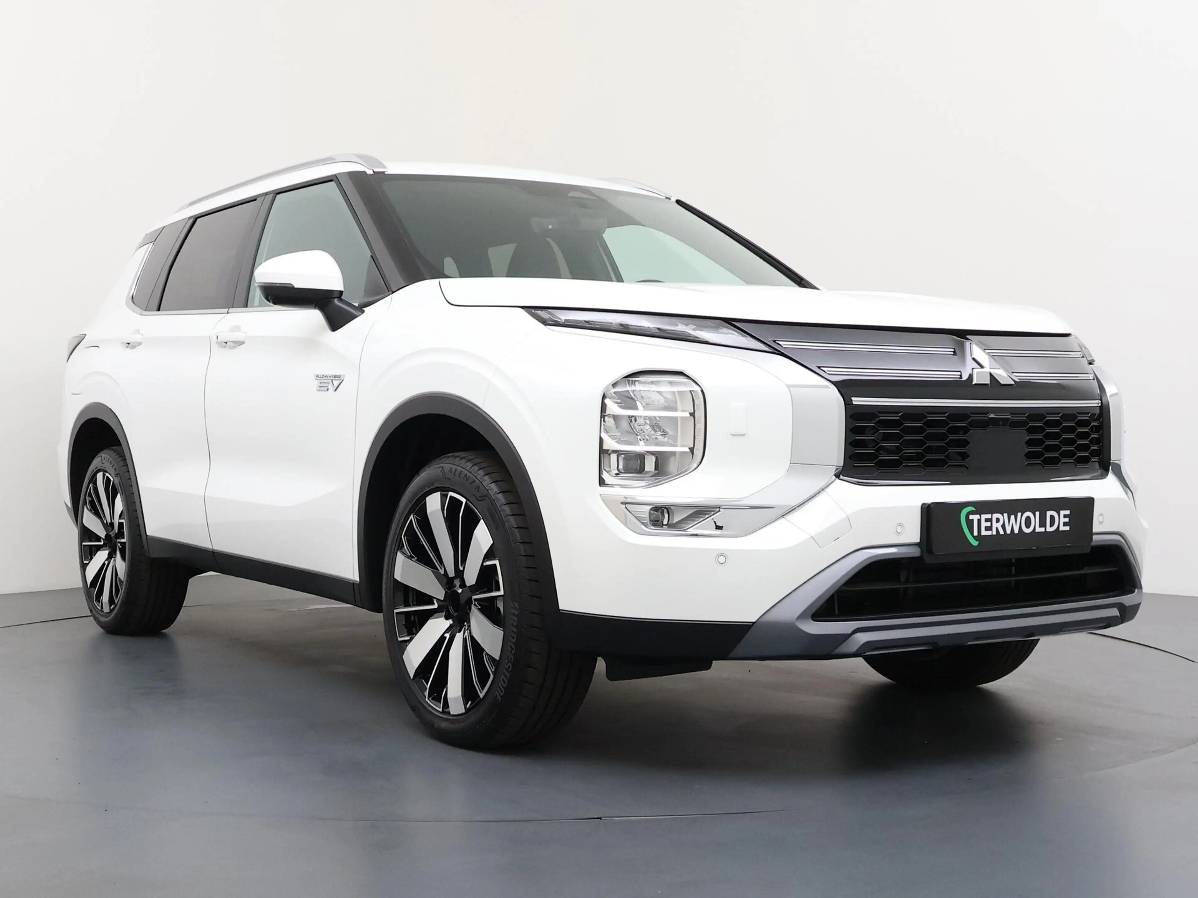 Mitsubishi Outlander 2.4 PHEV Business Edition 20-inch Diamond-Cut lich — photo 7